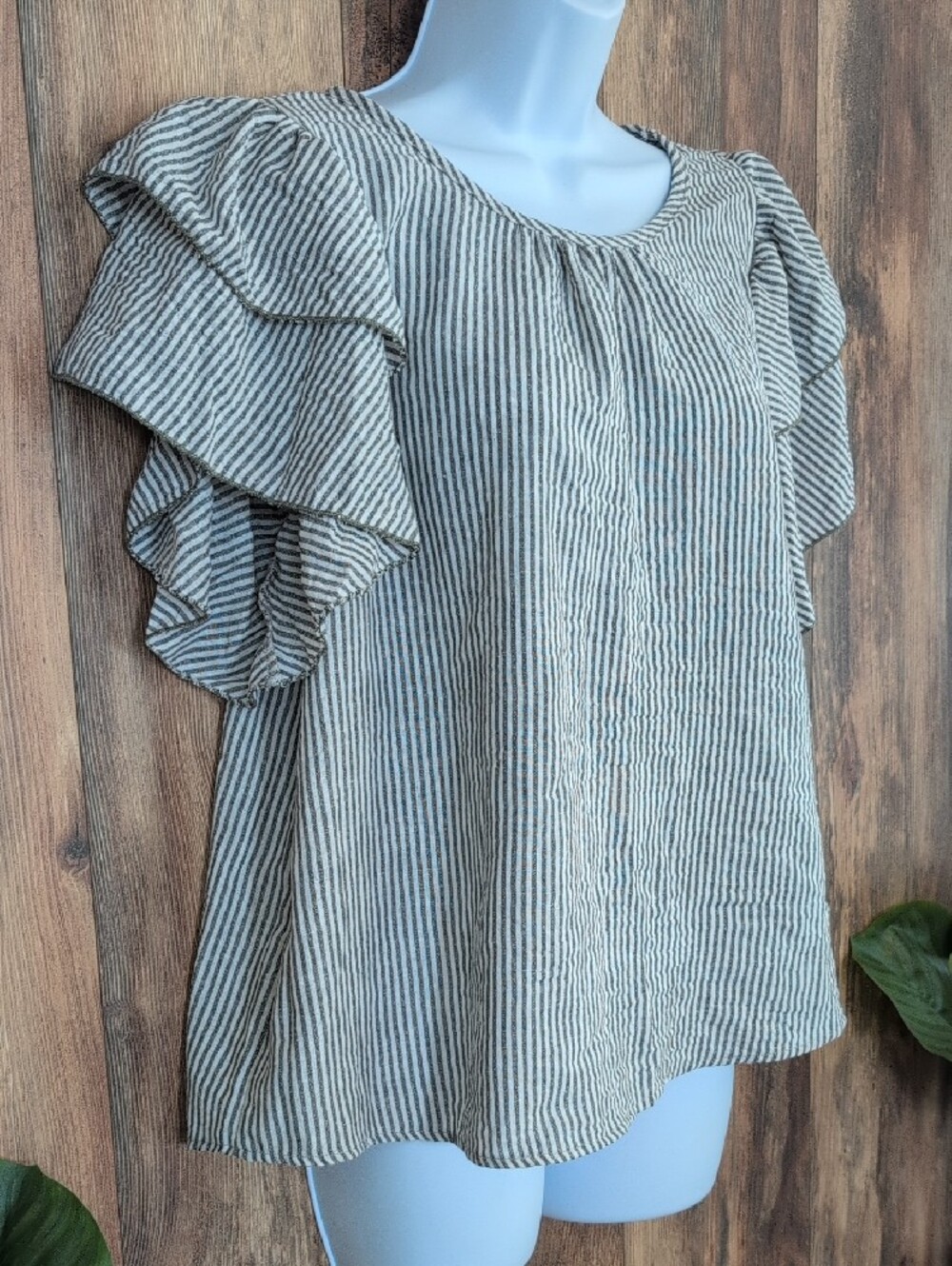 BomBom Striped Ruffle Sleeve Women's Top Blouse XL           T192